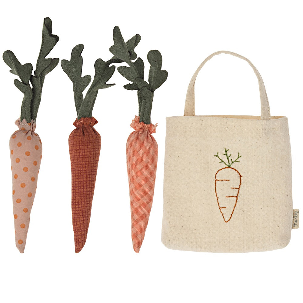 Maileg Carrots in Shopping Bag